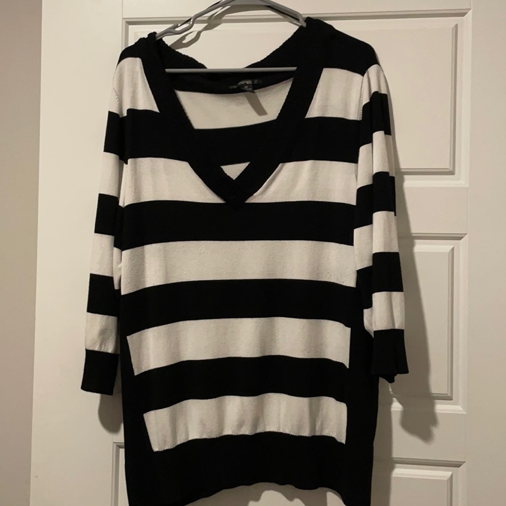 Black/White Style & Co Sweater